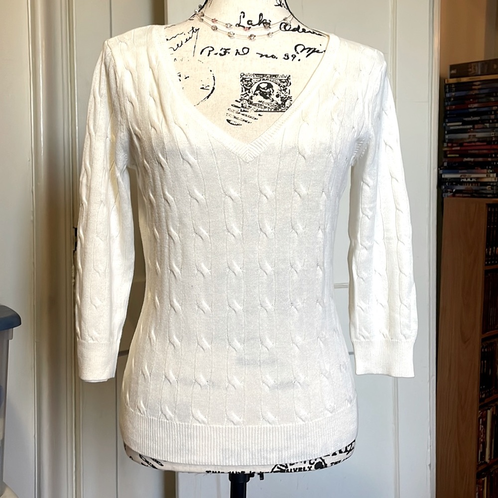 NWOT NY&CO V-neck knit sweater